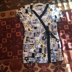 Cherokee scrub top